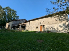 Baisse de prix Maison à Evres de 130m2 avec un Gite 150m2 séparé et des  espaces granges, asinerie . Exclusivité.  