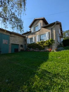 Baisse de prix Maison à Evres de 130m2 avec un Gite 150m2 séparé et des  espaces granges, asinerie . Exclusivité.  