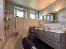 Baisse de prix Maison à Evres de 130m2 avec un Gite 150m2 séparé et des  espaces granges, asinerie . Exclusivité.  