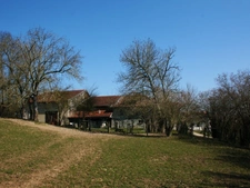 Baisse de prix Maison à Evres de 130m2 avec un Gite 150m2 séparé et des  espaces granges, asinerie . Exclusivité.  