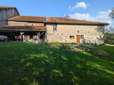 Baisse de prix Maison à Evres de 130m2 avec un Gite 150m2 séparé et des  espaces granges, asinerie . Exclusivité.  
