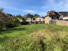 Terrain viabilisé de 725 m² à LUCQ DE BEARN (64)