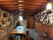Carnay-lès-Mâcon - Une maison à réinventer,dans un cadre de vie privilégié 