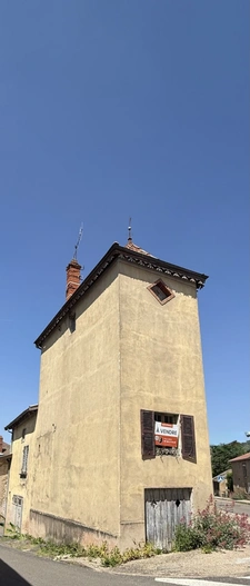 Maison a fort potentiel-Projet de rénovation plein de charme à Saint-Point.