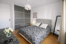 Posez vos valises dans l’un des quartiers les plus recherchés de Dijon. Appartement rénové, lumineux, 2 chambres, balcon et ascenseur au cœur de Wilson.