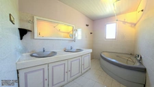 Maison à vendre 3 pièces, 75m², garage 42m², grand terrain clos