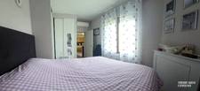 Maison entièrement rénovée, cinq pièces, quatre chambres, jardin, terrasse, garage, cour, proximité toute commodité à pied.