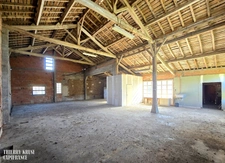 Propriété à fort potentiel – Hangars & bâtiments – 450 m² exploitables sur 2 000 m² de terrain – Changement de destination possible