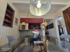 Maison familiale 136 m², quatre chambres, avec piscine sur plus de 2500 m² de terrain arboré et clôturé.