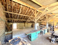 Propriété à fort potentiel – Hangars & bâtiments – 450 m² exploitables sur 2 000 m² de terrain – Changement de destination possible