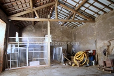 Corps de ferme sur son domaine agricole à CHEVILLON