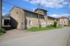 Corps de ferme sur son domaine agricole à CHEVILLON