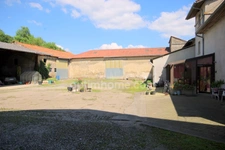 Corps de ferme sur son domaine agricole à CHEVILLON