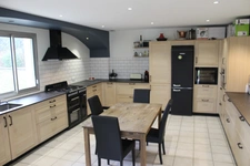 Dpt Maine et Loire (49), à vendre proche  de Cholet, maison de caractère avec 6 chambres sur 3750 m² de terrain + dépendance