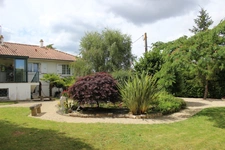 Dpt Deux Sèvres (79), à vendre BRESSUIRE maison sur sous-sol P6 de 170m² sur un terrain de 1255m²