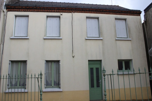 Maison à vendre 6 pièces 49) AVEC GRANGE DE 105M²