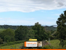 Longère en pierres avec vue mer