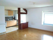 Dpt Doubs (25), à vendre BLAMONT appartement T3 de 67 avec garage. 