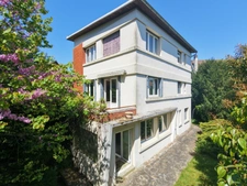 Dpt Hauts de Seine (92), À vendre : Maison familiale d'exception de 217 m2 (290 au sol) – Calme absolu, proche RER Robinson et Vallée aux Loups