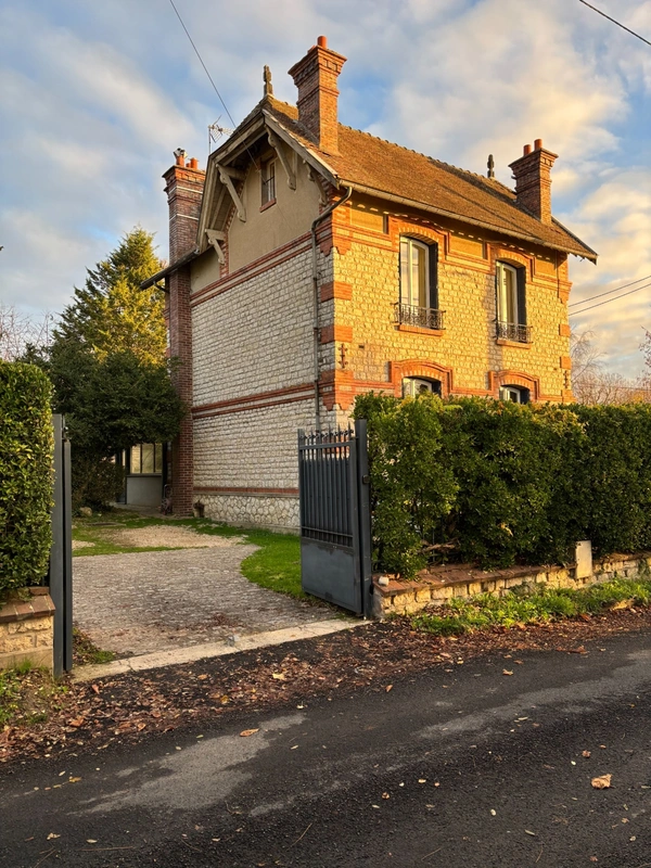 Maison à vendre 7 pièces MONTIGNY SUR LOING (77)
