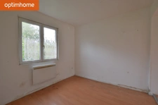 À découvrir à Lens, cet appartement T2 en rez-de-chaussée, idéal pour un premier achat, un investissement locatif ou un pied-à-terre.