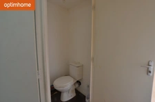 À découvrir à Lens, cet appartement T2 en rez-de-chaussée, idéal pour un premier achat, un investissement locatif ou un pied-à-terre.