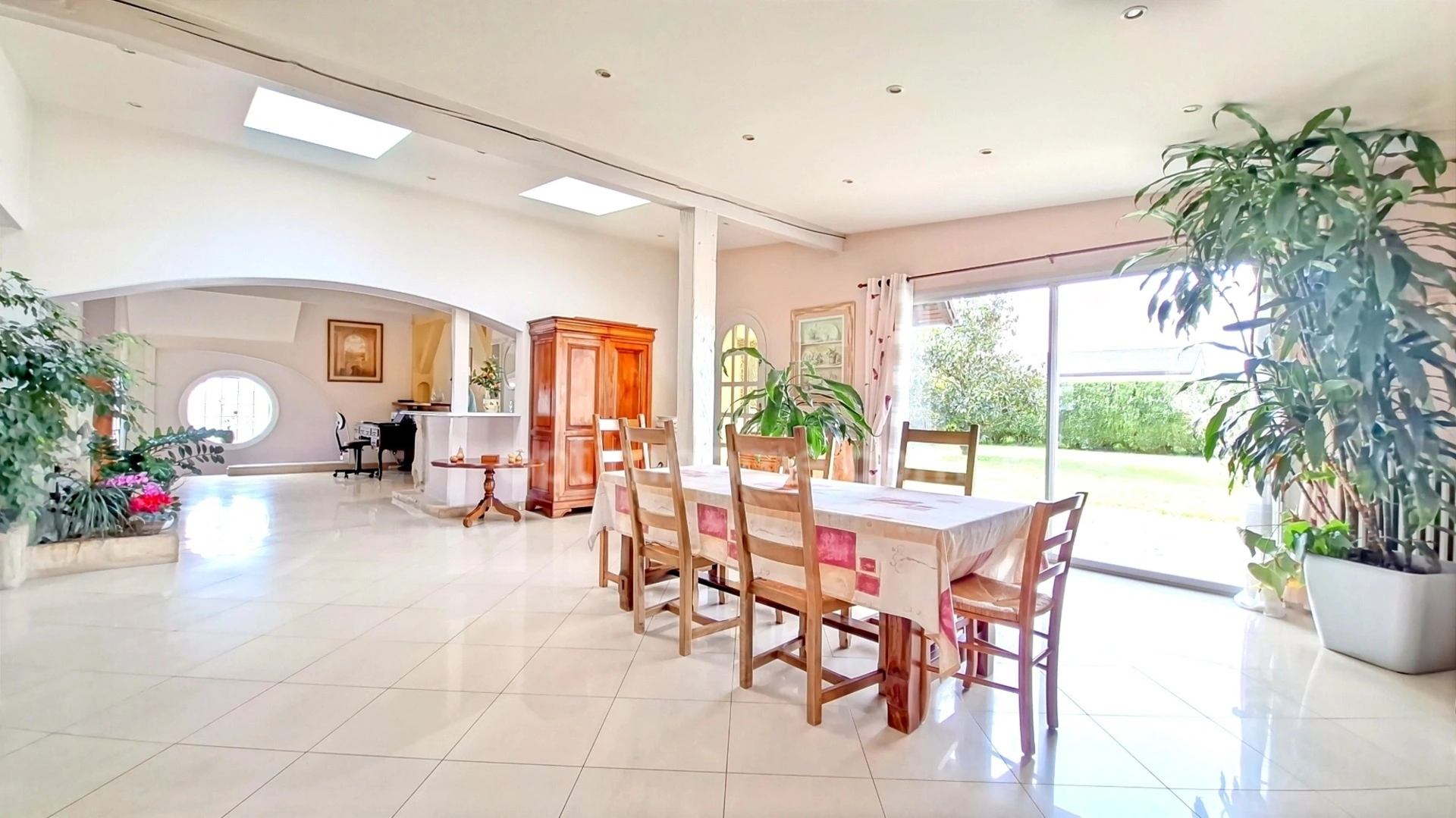 Maison 6 pièces 155 m² · à Hauterive · 155 m² · 240 000 €