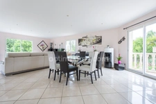 Villa sur sous-sol - 190 m² hab - 7 pièces à CREUZIER LE VIEUX (03)