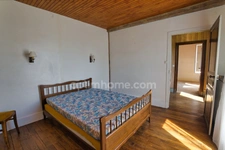 Maison de village 6 pièces avec dépendances sur terrain 2000 m² à Lachaux (63)