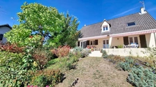Maison traditionnelle 7 pièces sur sous-sol à SERBANNES (03)