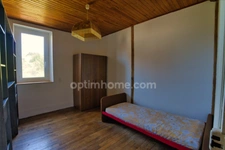 Maison de village 6 pièces avec dépendances sur terrain 2000 m² à Lachaux (63)
