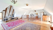 Propriété de caractère du XVIIe siècle avec tour médiévale à vendre proche Lapalisse 9 pièces – 310 m² – 5 850 m² de terrain