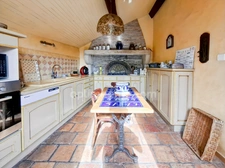 Propriété de charme 6 pièces avec piscine et dépendances à Espinasse-Vozelle (03)