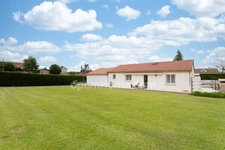Maison individuelle plain pied 5 pièces avec piscine 