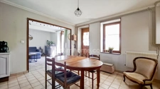 Ferme rénovée à vendre 6 pièces à Espinasse-Vozelle (03) – Propriété avec 1,7 ha de terrain, dépendances et hangar – Proche Vichy