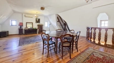 Propriété de caractère du XVIIe siècle avec tour médiévale à vendre proche Lapalisse 9 pièces – 310 m² – 5 850 m² de terrain