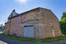 Maison de village 6 pièces avec dépendances sur terrain 2000 m² à Lachaux (63)