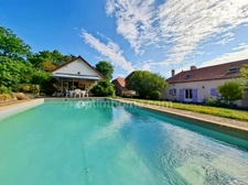 Propriété de charme 6 pièces avec piscine et dépendances à Espinasse-Vozelle (03)