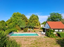 Propriété de charme 6 pièces avec piscine et dépendances à Espinasse-Vozelle (03)