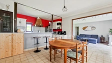 Ferme rénovée à vendre 6 pièces à Espinasse-Vozelle (03) – Propriété avec 1,7 ha de terrain, dépendances et hangar – Proche Vichy