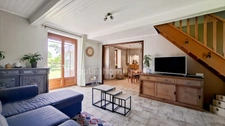 Ferme rénovée à vendre 6 pièces à Espinasse-Vozelle (03) – Propriété avec 1,7 ha de terrain, dépendances et hangar – Proche Vichy