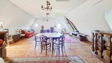 Propriété de caractère du XVIIe siècle avec tour médiévale à vendre proche Lapalisse 9 pièces – 310 m² – 5 850 m² de terrain