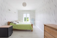 Maison individuelle plain pied 5 pièces avec piscine 