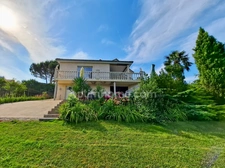Villa sur sous-sol - 190 m² hab - 7 pièces à CREUZIER LE VIEUX (03)