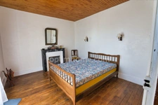 Maison de village 6 pièces avec dépendances sur terrain 2000 m² à Lachaux (63)