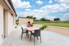 Maison individuelle plain pied 5 pièces avec piscine 