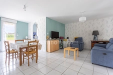 Maison individuelle plain pied 5 pièces avec piscine 
