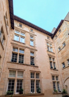 Appartement à louer 3 pièces 75m2  BORDEAUX (33)