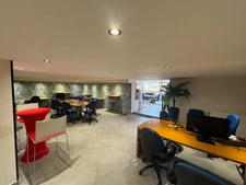 À VENDRE – Ensemble de bureaux et entrepôt à l'entrée de Dieppe