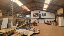 À VENDRE – Ensemble de bureaux et entrepôt à l'entrée de Dieppe